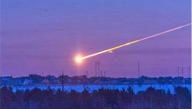 Μοναδικό θέαμα: Μετεωρίτης φώτισε τον ουρανό στην βόρεια Αμερική (vid)
