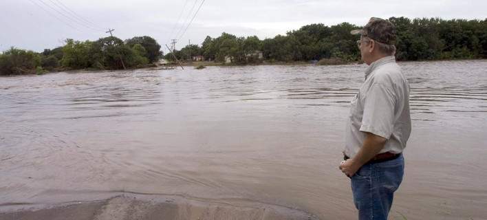 Φονικές πλημμύρες σαρώνουν το Τέξας – Τουλάχιστον 6 νεκροί