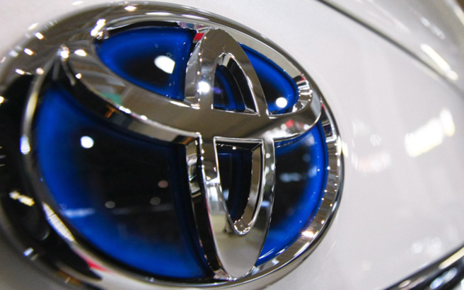 Toyota Yaris: Αντικατάσταση των βάσεων στήριξης της εμπρόσθιας ανάρτησης