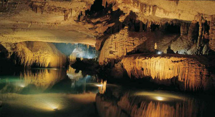 Jeita Grotto: Το τεράστιο σπήλαιο εκατομμυρίων ετών [βίντεο]