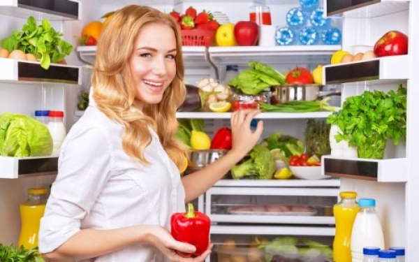 Διώξτε τις άσχημες μυρωδιές από το ψυγείο σας με 3 απλές λύσεις