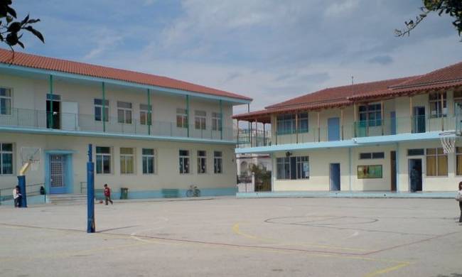 Ο Δήμος Αθηναίων ανοίγει τα σχολεία τον Ιούλιο