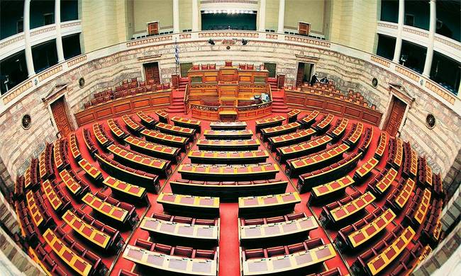 Ζωντανά η συζήτηση στην Ολομέλεια της Βουλής για τον εκλογικό νόμο (vid)