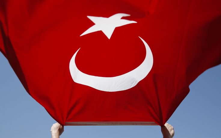 Με ιεροκήρυκες και διπλωμάτες συνεχίζονται οι εκκαθαρίσεις στην Τουρκία