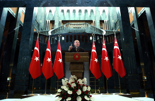 «Δούρειος Ίππος» στο παλάτι του «σουλτάνου»; «Μέλη του κόμματος του Ερντογάν ανάμεσα στους πραξικοπηματίες»