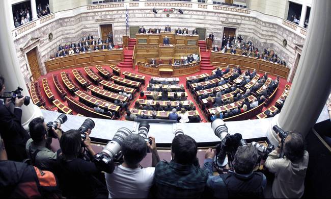 Βουλή: Δύο νομοσχέδια του ΥΠΟΙΚ και πολλές τροπολογίες πριν από την διακοπή των εργασιών
