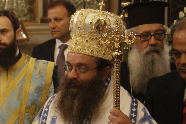 Ιερός πόλεμος της κυβέρνησης κατά της Eκκλησίας: Διώκει τον Μητροπολίτη Χίου για «ρατσισμό»!