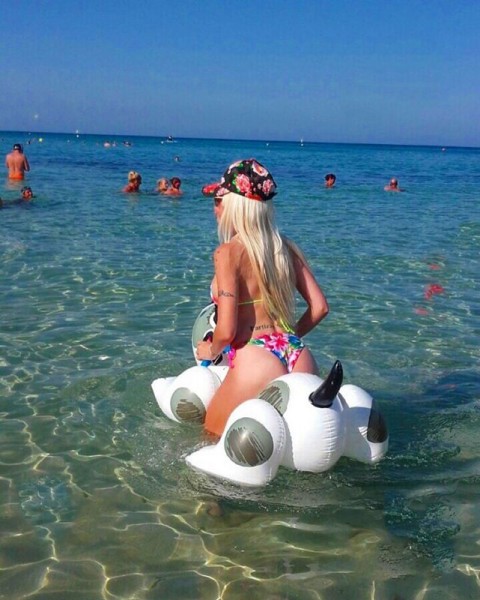 Sandra-Partizan-Hot-Vacations-in-Cyprus-Kanoni-2