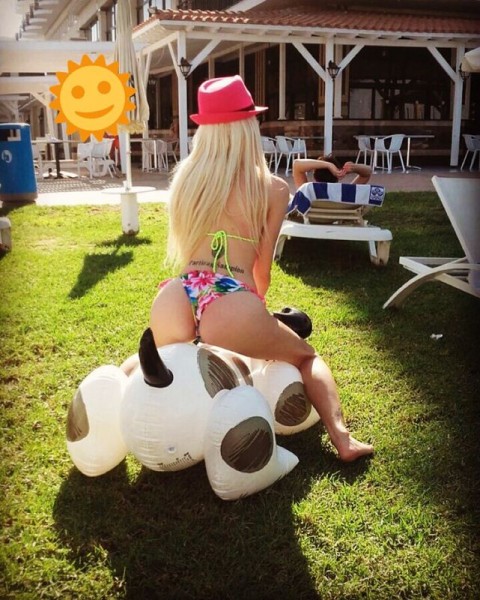 Sandra-Partizan-Hot-Vacations-in-Cyprus-Kanoni-3