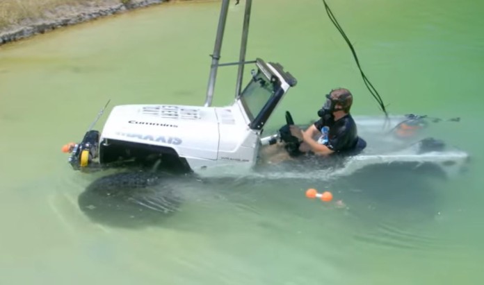 Μετατρέποντας ένα Jeep Wrangler σε υποβρύχιο (vid)