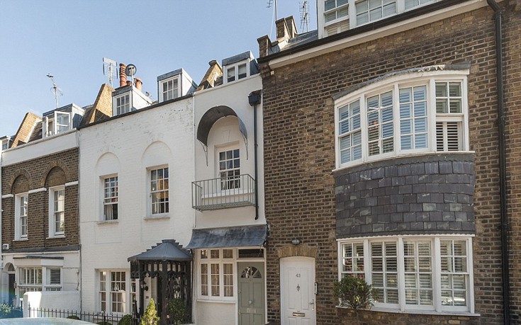 Λονδίνο: Το σπίτι με πλάτος δύο μέτρα που πωλείται έναντι 1,5 εκατ. ευρώ! (φωτό)