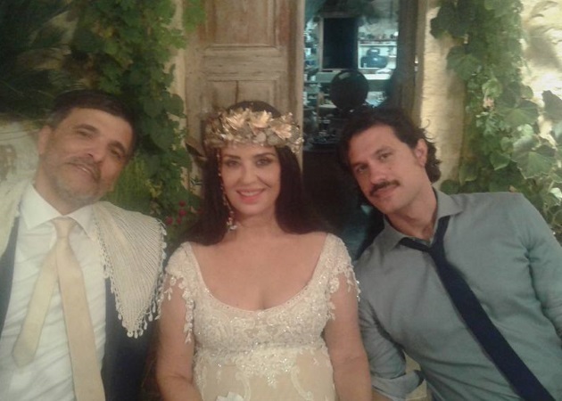 Ο παραδοσιακός γάμος της Μαρίας Τζομπανάκη στην Κρήτη (φωτό)