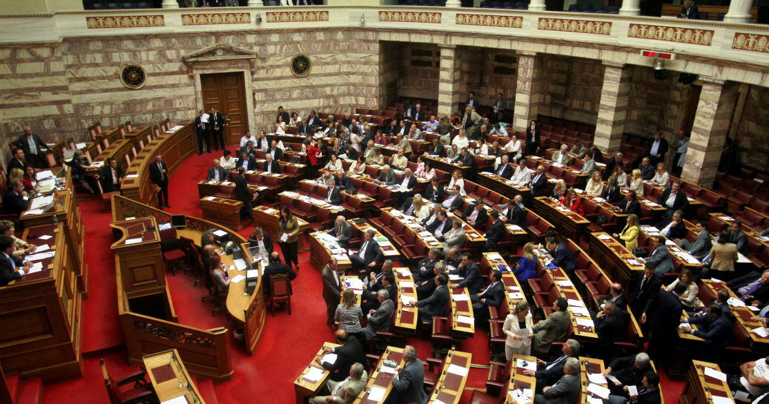 Πέρασε το νομοσχέδιο με τα προαπαιτούμενα – «Τσιμουδιά» από τους δήθεν αντιρρησίες του ΣΥΡΙΖΑ