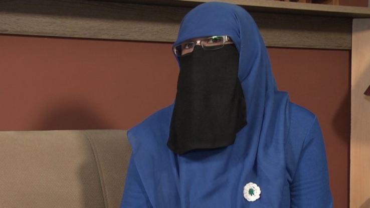 Βοσνία: Γυναίκα που φορά μουσουλμανική μαντήλα διεκδικεί τη δημαρχία πόλης