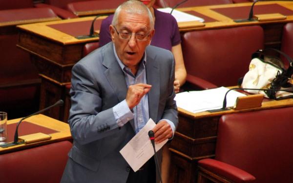 Στην Βουλή φέρνει ο Ν. Κακλαμάνης τις αποακλύψεις για το πως μπήκε η Ελλάδα στην ΟΝΕ