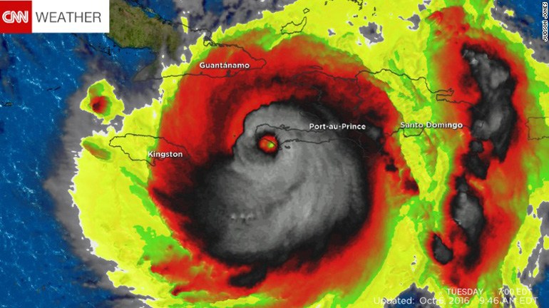 Ανατριχιαστική δορυφορική απεικόνιση του τυφώνα Μάθιου προκαλεί “τρόμο” στο διαδίκτυο [φωτό]