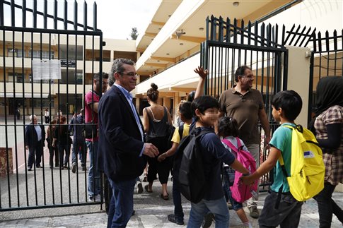 Βόλβη: Για δεύτερη μέρα δεν έστειλαν τα παιδιά τους στο σχολείο εξαιτίας των προσφυγόπουλων – Η ανακοίνωση του δημάρχου