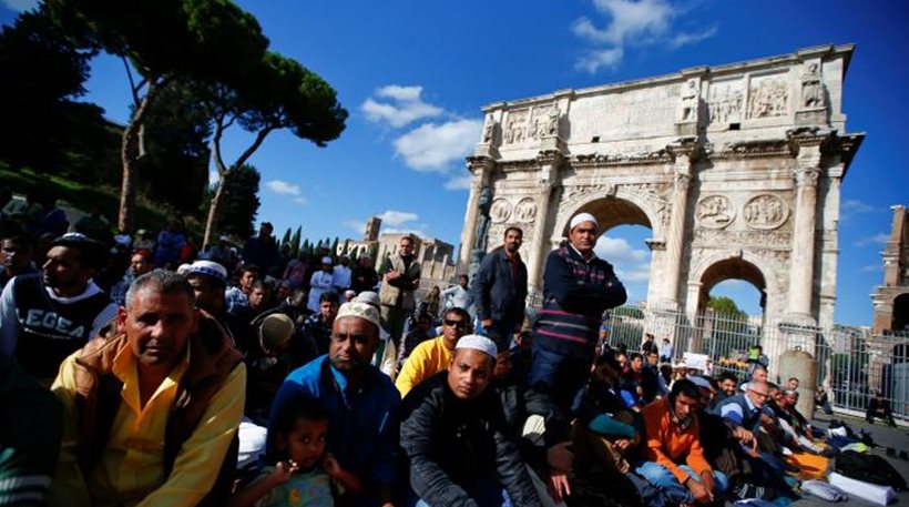 Ιταλία: Προσευχή-διαμαρτυρία Μουσουλμάνων στη Ρώμη για τα τεμένη
