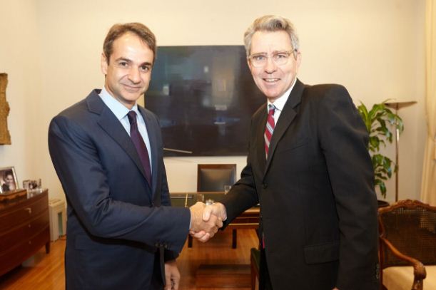 Βουλή: Συνάντηση του Κ. Μητσοτάκη με τον πρέσβη των ΗΠΑ, Τ. Πάιατ