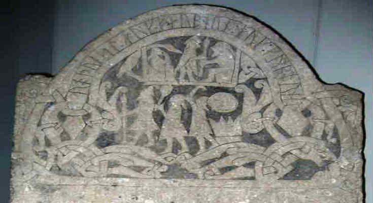 detail-of-runestone