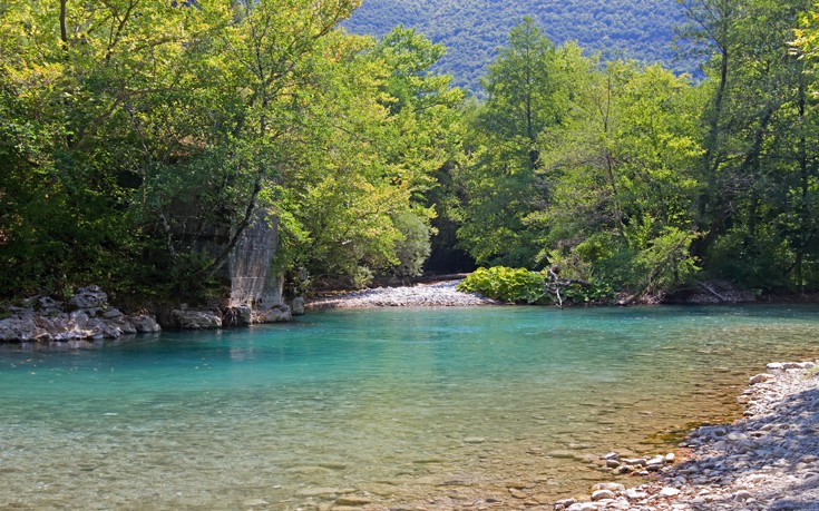Η ελληνική φύση γνωρίζει στους ποταμούς της μερικές από τις καλύτερες στιγμές της (φωτό)