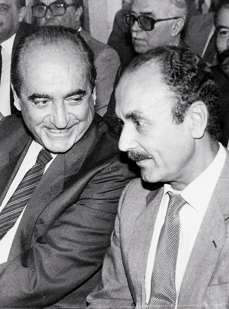 Την 1η Σεπτεμβρίου του 1984, ο κ. Κ. Μητσοτάκης εκλέγεται πρόεδρος της ΝΔ, «κόντρα» στην επιθυμία του ιδρυτή του κόμματος και έχοντας στο πλευρό του τον απερχόμενο πρόεδρο Ευ. Αβέρωφ. Συγκεντρώνει 70 ψήφους στην Κοινοβουλευτική Ομάδα και ο κ. Κ. Στεφανόπουλος 41.