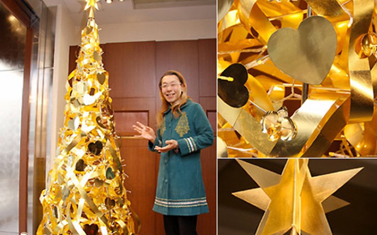 Τόκιο: Χριστουγεννιάτικο δέντρο στην κυριολεξία από… ατόφιο χρυσάφι (φωτό)