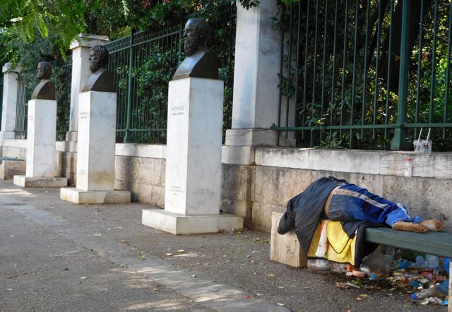 Ο Δήμος Αθηναίων διαθέτει από σήμερα τρεις θερμαινόμενους χώρους για τους αστέγους