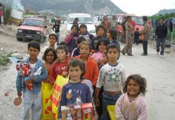 Δυτική Αττική: Σχεδιάζεται πιλοτικό γραφείο για τη στήριξη Ρομά
