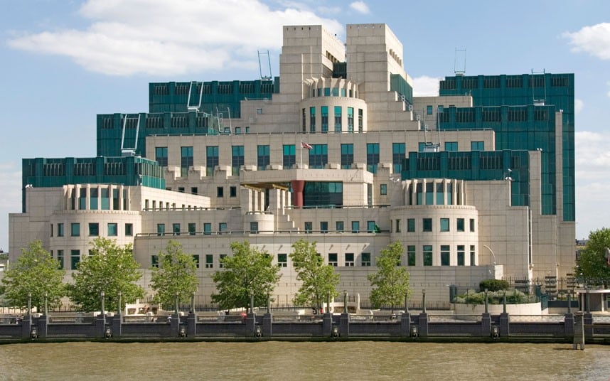 MI6 Building: Ο σύγχρονος «Πύργος της Βαβέλ» που στολίζει τον Τάμεση (φωτό)