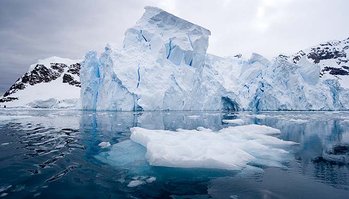 Ανταρκτική: Λιώνουν οι πάγοι με αυξημένους ρυθμούς – Ανησυχούν οι επιστήμονες