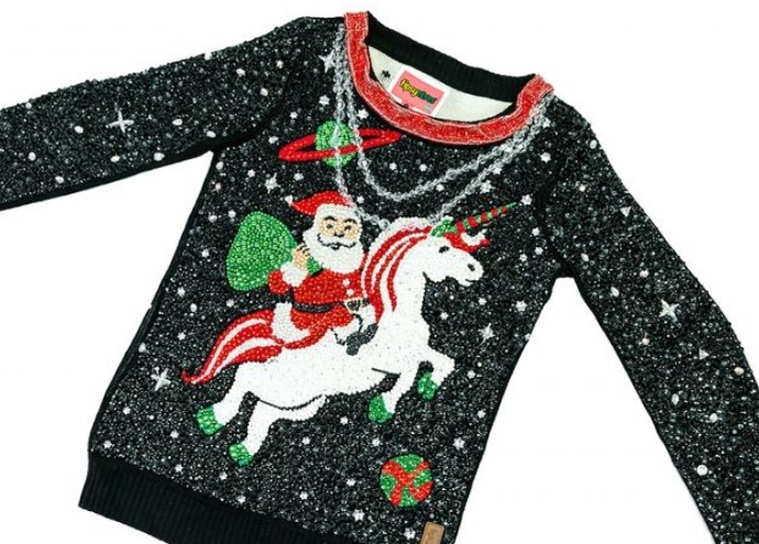 Κάνει 28.000 ευρώ και είναι η πιο άσχημη χριστουγεννιάτικη μπλούζα του κόσμου
