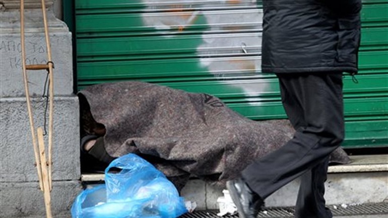Παρατείνει τα έκτακτα μέτρα για τους άστεγους ο Δήμος Αθηναίων λόγω ψύχους