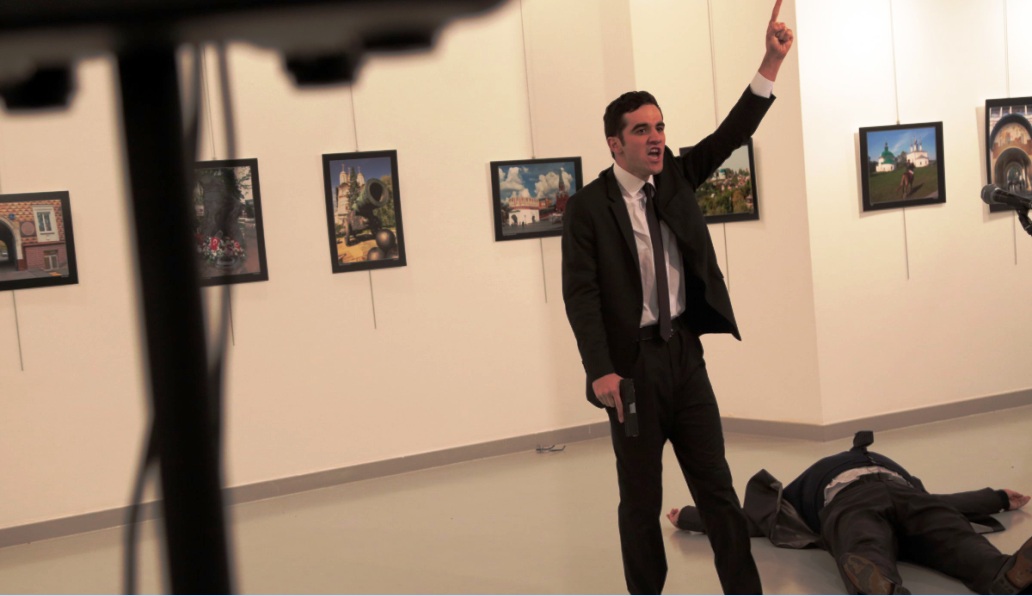 ΕΚΤΑΚΤΟ: Τούρκος αστυνομικός που συμμετείχε στο πραξικόπημα δολοφόνησε τον Ρώσο πρεσβευτή στην Άγκυρα! (βίντεο – upd)