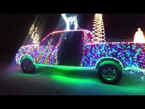 Άκρως χριστουγεννιάτικο Toyota Tundra με περισσότερα από 14.000 λαμπάκια LED (βίντεο)
