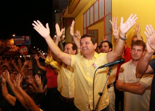 Βραζιλία: Ο δήμαρχος του Γκουανάμπι παρέδωσε τα κλειδιά της πόλης του στον… Θεό