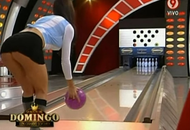 Έτσι παίζουν bowling στην αργεντίνικη τηλεόραση… (βίντεο)