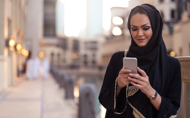 Πώς οι αναρτήσεις φωτογραφιών γυναικών σε ισλαμικές χώρες αποτελούν απειλή για τις ζωές τους