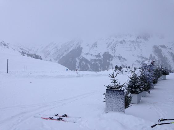 Άλπεις: 50 ημέρες είχε να χιονίσει – Επιτέλους χιόνι κι εκεί! (φωτό)