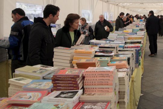Παζάρι βιβλίου στην πλατεία Κοτζιά – Τιμές από ένα ευρώ