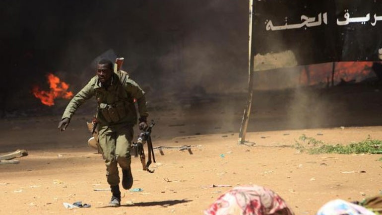 Βομβιστής αυτοκτονίας επιτέθηκε εναντίον στρατοπέδου στο Μαλί – 37 νεκροί