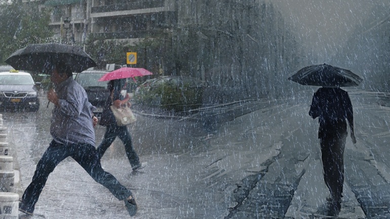 Με βροχές και καταιγίδες τοπικά ισχυρές ο καιρός σήμερα – Αναλυτικά η πρόγνωση