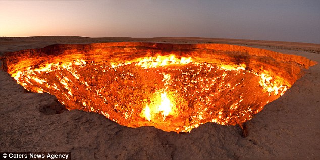 Τουρκμενιστάν: Δείτε από ψηλά την «πύλη της κολάσεως» που καίει συνεχώς από το 1971! (βίντεο)