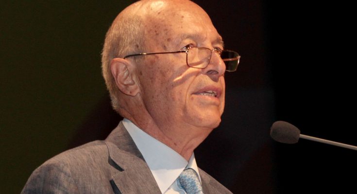 K. Σημίτης κατά Γ. Παπανδρέου: «Αν είχαμε σοβαρή πολιτική ηγεσία,θα αποφεύγαμε το Μνημόνιο»