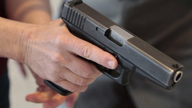 Καλλιθέα: Λήστεψαν 29χρονο στη μέση του δρόμου υπό την απειλή όπλου – Συνελήφθησαν δύο αλλοδαποί