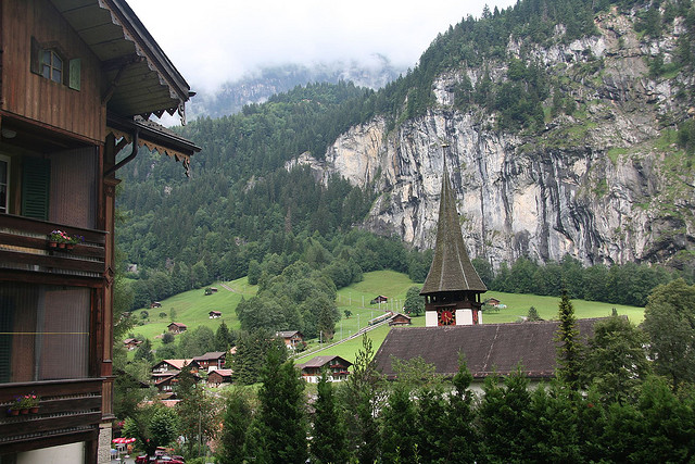 Perierga.gr - Lauterbrunnen