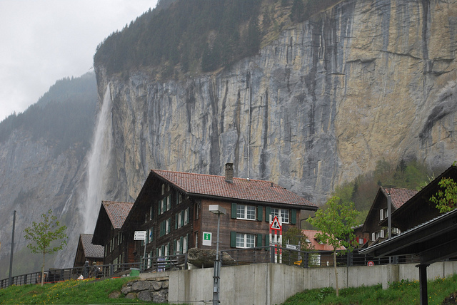 Perierga.gr - Lauterbrunnen
