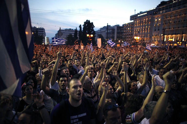 KAΠΑ RESEARCH: Πάνω από το 50% των Ελλήνων είναι ανήσυχοι και θυμωμένοι από τη συμφωνία στο Eurogroup