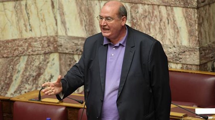 Ν.Φίλης στη Βουλή: Επιχειρούν να καταστήσουν παρελθόν το πανεπιστήμιο της Μεταπολίτευσης