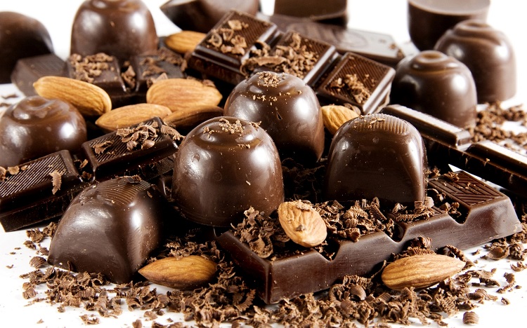 Πώς παρασκευάζονται τα σοκολατάκια του Παρισιού (βίντεο)
